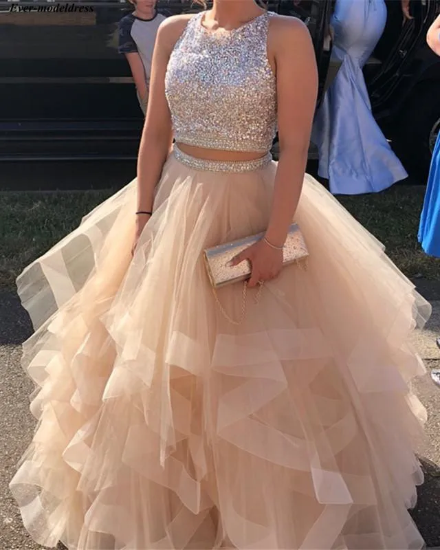Two Pieces Champagne Quinceanera Dresses 2019 Ball Gowns Sequins Beaded Floor Length 16 Sweet Princess Prom Dresses Plus Size
Two Pieces Champagne Quinceanera Dresses 2019 Ball Gowns Sequins Beaded Floor Length 16 Sweet Princess Prom Dresses Plus Size