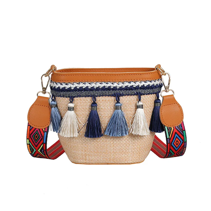 2019 Woven beach Handbags Summer Rattan Bag new style Handmad Women Fashion Designer crossb Bags Shoulder Bag flowers Straws Bag
2019 Woven beach Handbags Summer Rattan Bag new style Handmad Women Fashion Designer crossb Bags Shoulder Bag flowers Straws Bag
