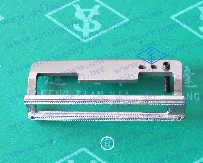 Sewing machine parts presser foot brother 800A-95MM computer flat head lock intraocular pressure foot bottom with iron teeth
Sewing machine parts presser foot brother 800A-95MM computer flat head lock intraocular pressure foot bottom with iron teeth