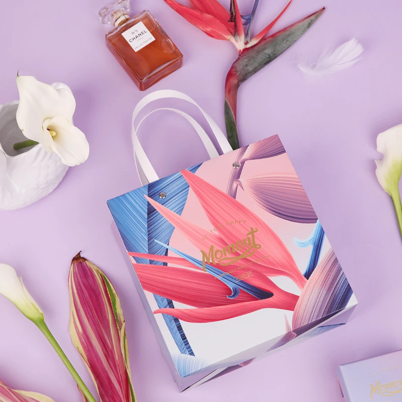 1pc Creative Swan gift bag gradually changing color Paper gift bag goody bag Reticule
1pc Creative Swan gift bag gradually changing color Paper gift bag goody bag Reticule