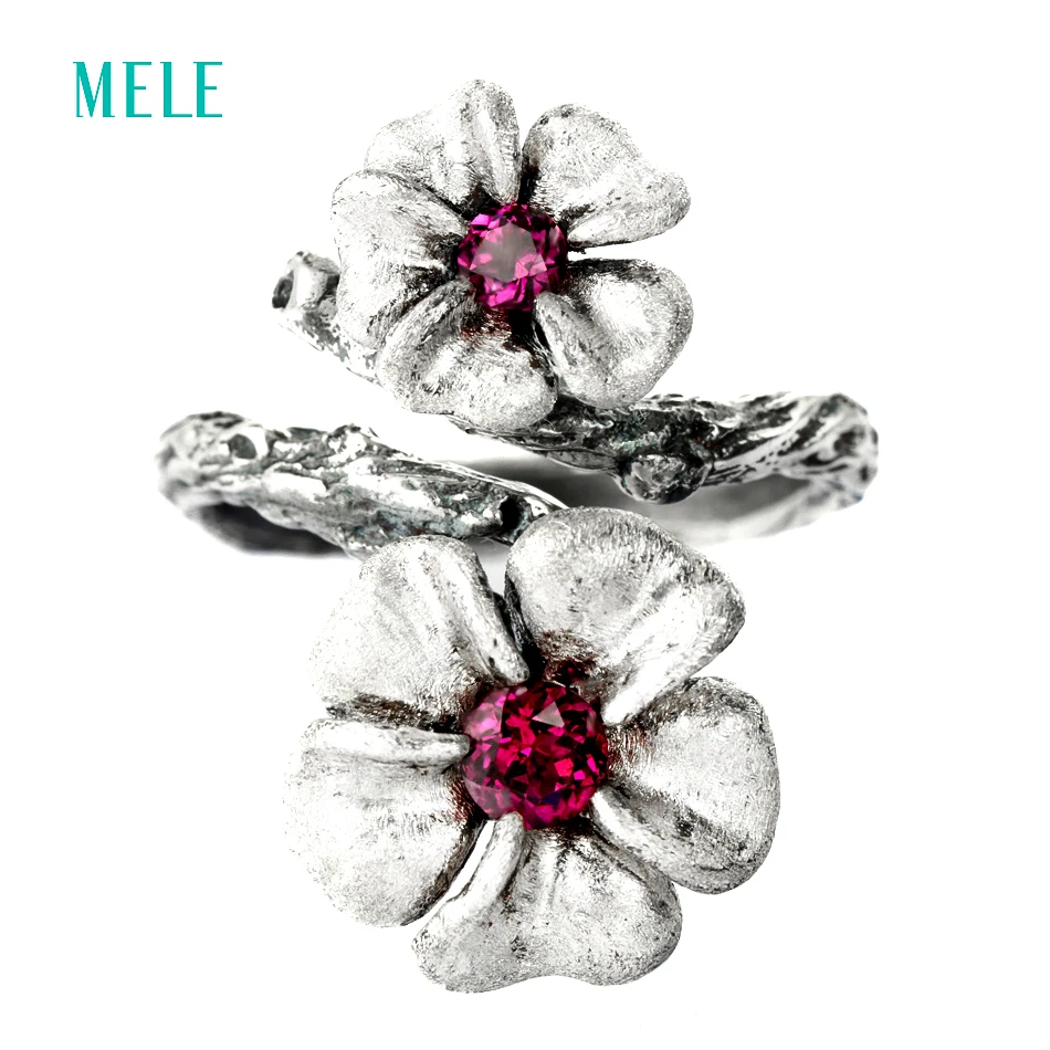 Natural garnet silver ring, 13mm and 10mm for flowers size, full stone cutting fire, more beautiful than pictures showed
Natural garnet silver ring, 13mm and 10mm for flowers size, full stone cutting fire, more beautiful than pictures showed