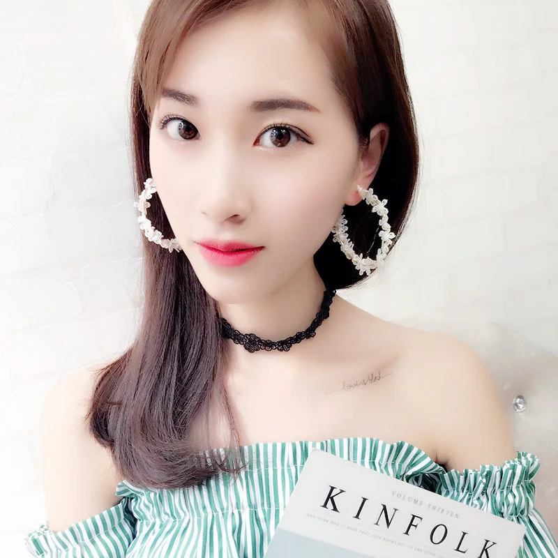 Hot Sale Fashion White Lace Flowers String Big Small Circle Hoop Earrings for Women Beach Party Jewelry Brincos Oorbellen Bijoux
Hot Sale Fashion White Lace Flowers String Big Small Circle Hoop Earrings for Women Beach Party Jewelry Brincos Oorbellen Bijoux