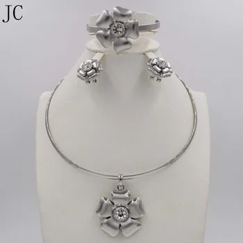New High Quality Dubai gold big Jewelry Set 3 tones Gold color Nigerian Wedding African Jewelry Sets Parure Bijoux Femme
New High Quality Dubai gold big Jewelry Set 3 tones Gold color Nigerian Wedding African Jewelry Sets Parure Bijoux Femme