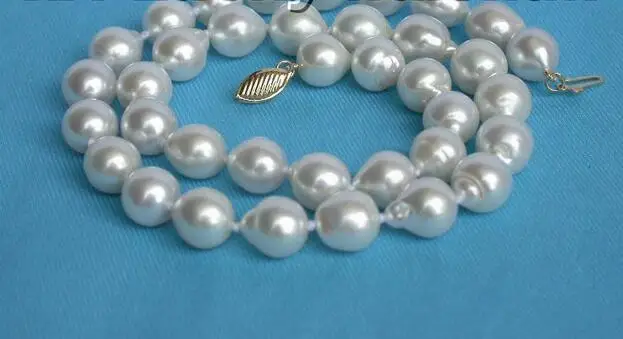 Hot selling free shipping******* GENUINE 11 MM WHITE SOUTH SEA PEARL NECKLACE 14K
Hot selling free shipping******* GENUINE 11 MM WHITE SOUTH SEA PEARL NECKLACE 14K
