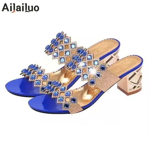 2019 Summer Women Sandals Rhinestone Cut-Out Thick Heel Square Heel Slip-on Slippers Summer Shoes All-match Woman Sandals 3077
2019 Summer Women Sandals Rhinestone Cut-Out Thick Heel Square Heel Slip-on Slippers Summer Shoes All-match Woman Sandals 3077