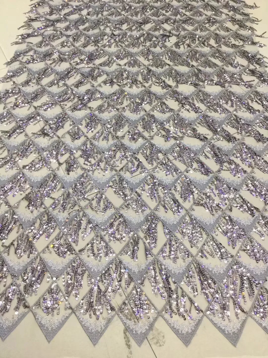 2020 Nigerian Lace Fabric High Quality African Sheer Lace Fabric with 3D Sequins French Lace Wedding Dress X21731
2020 Nigerian Lace Fabric High Quality African Sheer Lace Fabric with 3D Sequins French Lace Wedding Dress X21731