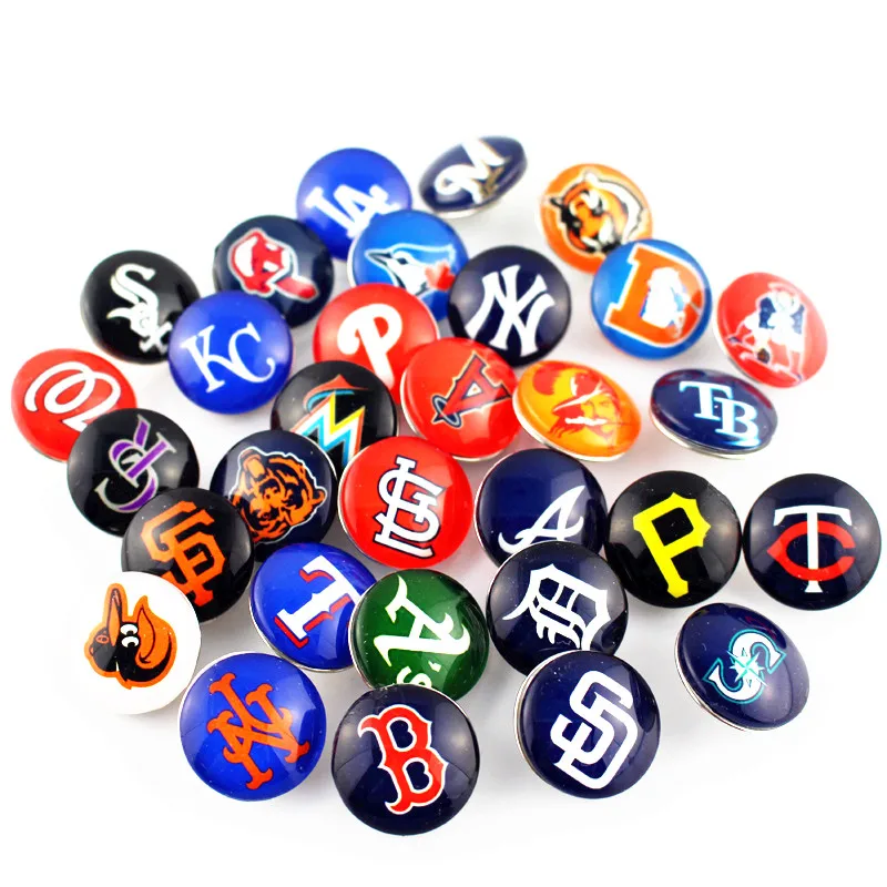 Hot Sale 20pcs/lot 30 Teams Round Glass Baseball Sports Snap Button Chams Fit 18mm Snap Bracelet Necklace Bracelet DIY Jewelry
Hot Sale 20pcs/lot 30 Teams Round Glass Baseball Sports Snap Button Chams Fit 18mm Snap Bracelet Necklace Bracelet DIY Jewelry