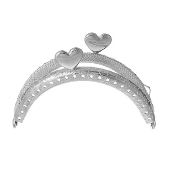 5Pcs Silver Tone Heart Head Clutch Purse Metal Arch Frame Kiss Clasps Clips Lock Handbag Handle 8.5x5.9cm
5Pcs Silver Tone Heart Head Clutch Purse Metal Arch Frame Kiss Clasps Clips Lock Handbag Handle 8.5x5.9cm