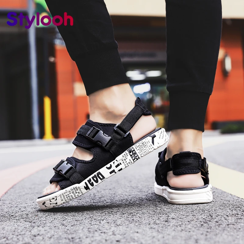 Beach Sandalias Flip Flops chaussure homme Summer Mens Sandals Outdoor Gladiator Couple Beach Slippers Unisex Flats Shoes 36-45
Beach Sandalias Flip Flops chaussure homme Summer Mens Sandals Outdoor Gladiator Couple Beach Slippers Unisex Flats Shoes 36-45