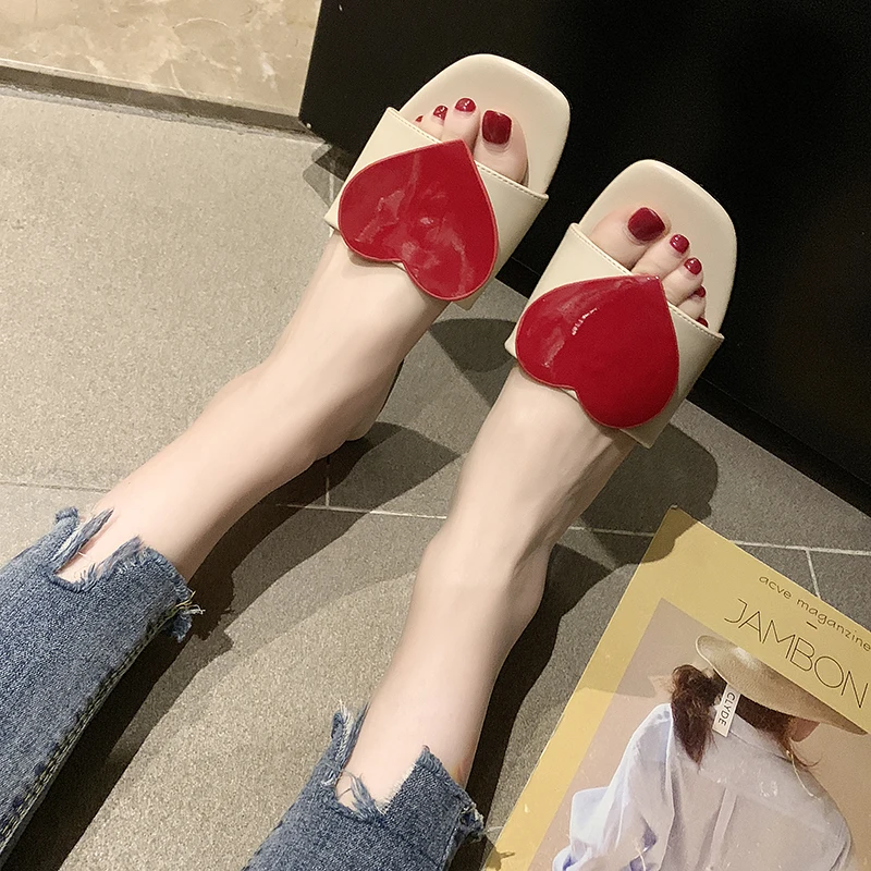 Brand Summer Women Sweet Heart Shoes Designer Solid Kawaii Low Heel Sandals Girls Beach Open Toed Flip Flop Casual Vacation Flat
Brand Summer Women Sweet Heart Shoes Designer Solid Kawaii Low Heel Sandals Girls Beach Open Toed Flip Flop Casual Vacation Flat