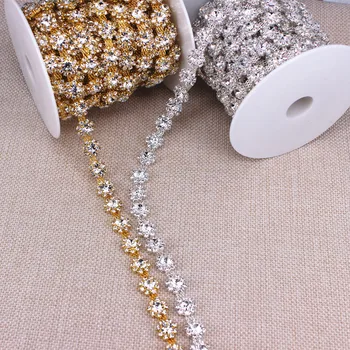 5 Yard/Roll Elegant Rhinestone Trimming For Bridal Dress Garment Sewing Style DIY Fashion accessories Rhinestone Chain RT-0069 
5 Yard/Roll Elegant Rhinestone Trimming For Bridal Dress Garment Sewing Style DIY Fashion accessories Rhinestone Chain RT-0069