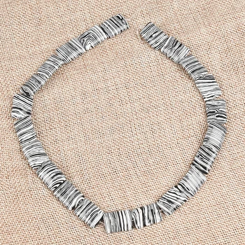 Long bar of regular order and Zebra - striped with black and white 18*13*5 MM Syn-thetic Zebra stone Loose beads
Long bar of regular order and Zebra - striped with black and white 18*13*5 MM Syn-thetic Zebra stone Loose beads