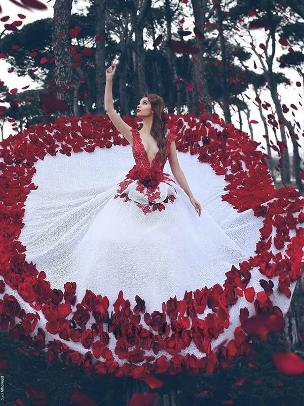 Red and White Wedding Dresses with 3D Handmade Flowers Peplum Sexy Deep V Neck Saudi Arab Women Dresses for Wedding Party Gowns
Red and White Wedding Dresses with 3D Handmade Flowers Peplum Sexy Deep V Neck Saudi Arab Women Dresses for Wedding Party Gowns