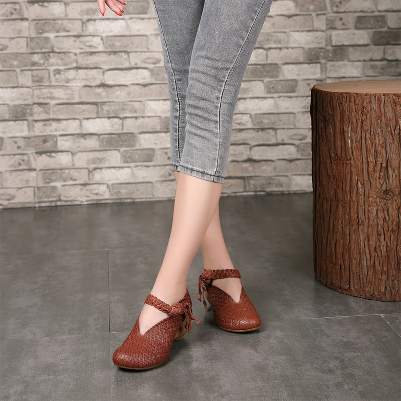 HUIZUMEI Brown Color Retro Hand-Made 2018 Women Shoes Stylish Traditional Female Genuine Leather Shoes Round Toe National Style
HUIZUMEI Brown Color Retro Hand-Made 2018 Women Shoes Stylish Traditional Female Genuine Leather Shoes Round Toe National Style