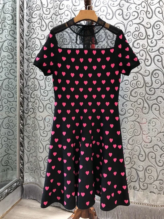 2019 Perspective of New Summer Women's Round Neck Printed Short-sleeved Lotus Edge Dress 701 with Peach Heart
2019 Perspective of New Summer Women's Round Neck Printed Short-sleeved Lotus Edge Dress 701 with Peach Heart