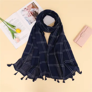 Autumn and Winter Scarves for Women Fashion 2018 Long Cotton Plaid Shawl hijab Designer Brand Luxury Women Scarves
Autumn and Winter Scarves for Women Fashion 2018 Long Cotton Plaid Shawl hijab Designer Brand Luxury Women Scarves