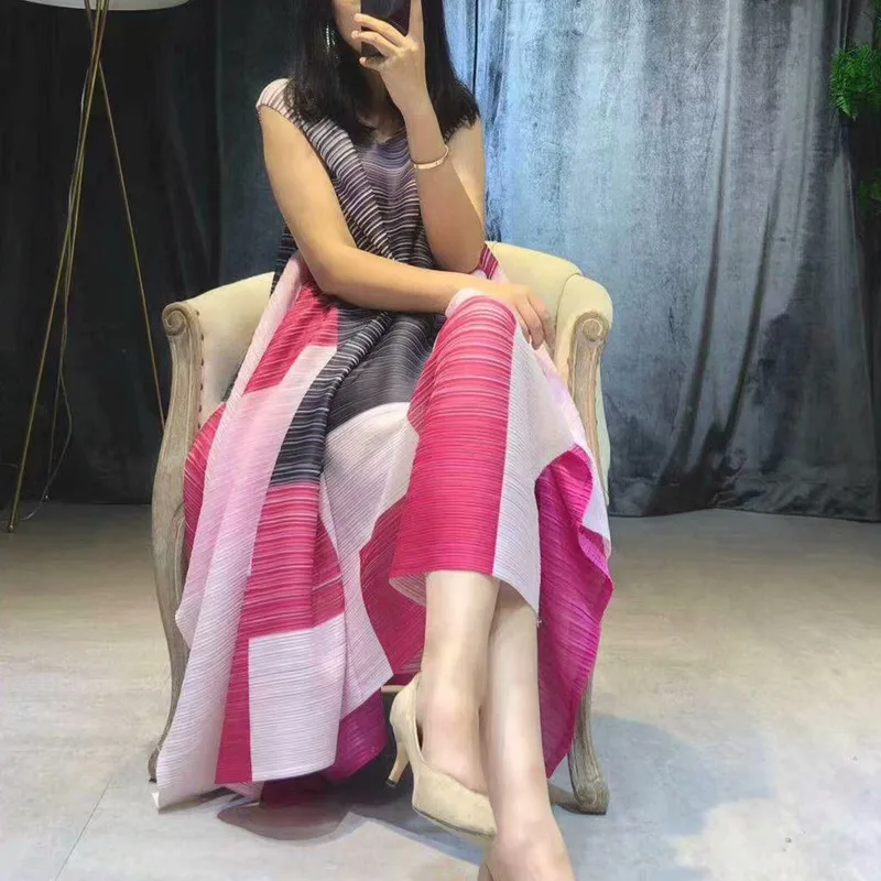 Changpleat 2019 summer New Women sleeveless dress Miyak Pleated Fashion Printed Loose Large Size A-line Female Dresses Tide D908
Changpleat 2019 summer New Women sleeveless dress Miyak Pleated Fashion Printed Loose Large Size A-line Female Dresses Tide D908