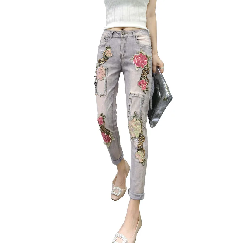 Real European Station Fashion Casual Wear Sequins New Rose Flower Female Patchwork Details Ripped Silver Painted Women Jeans
Real European Station Fashion Casual Wear Sequins New Rose Flower Female Patchwork Details Ripped Silver Painted Women Jeans