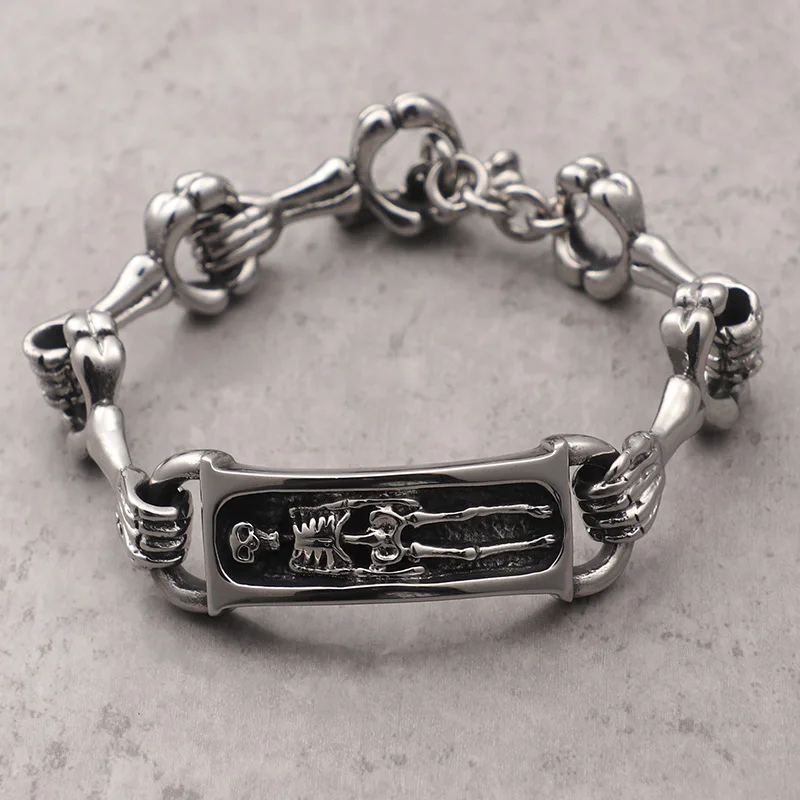 New tide male jewelry Domineering exaggerated personality punk skull titanium steel men's bracelet
New tide male jewelry Domineering exaggerated personality punk skull titanium steel men's bracelet