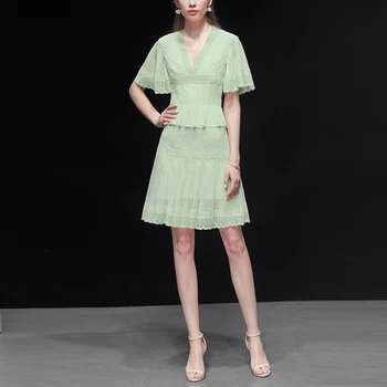 High Quality Runway Designer Dress 2019 Women Sexy V-neck Greem Lace Chiffon Patchwork Mini Dress Ladies Elegant Ruffles Dress
High Quality Runway Designer Dress 2019 Women Sexy V-neck Greem Lace Chiffon Patchwork Mini Dress Ladies Elegant Ruffles Dress