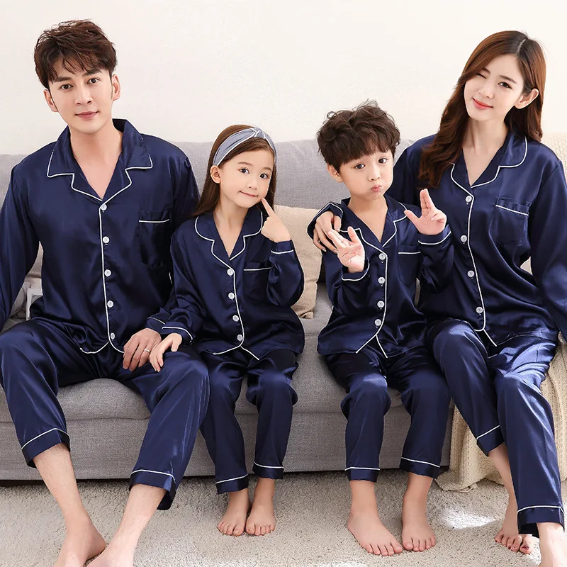 Spring Autumn Boys Girls Nightwear Family Matching Clothes Ice Silk Long Sleeves Pajamas for Mommy and Me Dress Family Clothing
Spring Autumn Boys Girls Nightwear Family Matching Clothes Ice Silk Long Sleeves Pajamas for Mommy and Me Dress Family Clothing