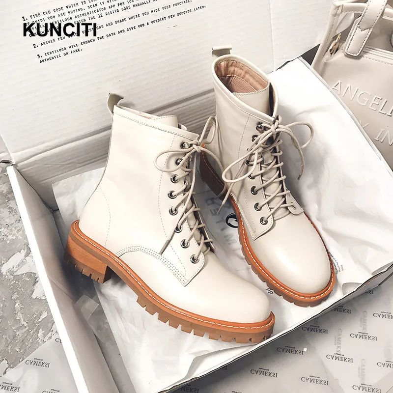 2019 KUNCITI Women Martin Boots Genuine Leather Beige Shoes New Arrival Runway European Fashion Motorcycle Boots Round Toe D955
2019 KUNCITI Women Martin Boots Genuine Leather Beige Shoes New Arrival Runway European Fashion Motorcycle Boots Round Toe D955