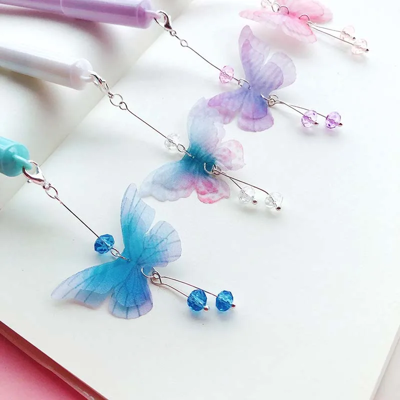 Kawaii Butterfly Pendant Gel Pen Cute 0.5 mm Black Ink Signature pen office School writing Supplies Stationery gift
Kawaii Butterfly Pendant Gel Pen Cute 0.5 mm Black Ink Signature pen office School writing Supplies Stationery gift