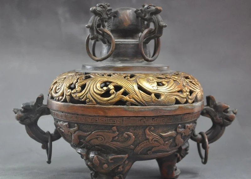 7" Marked Chinese Bronze Gilt fengshui Dragon Beast statue Incense burner Censer
7" Marked Chinese Bronze Gilt fengshui Dragon Beast statue Incense burner Censer