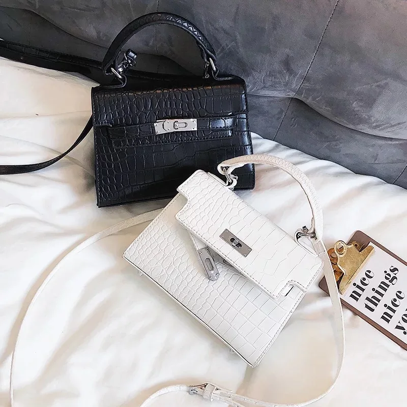 2018 new Crocodile grain fashion trend pattern buckle square shoulder bag across wild ladies Crocodile grain handbag crossbody
2018 new Crocodile grain fashion trend pattern buckle square shoulder bag across wild ladies Crocodile grain handbag crossbody