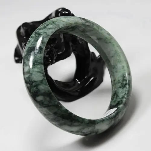 01914 Beautiful Certified Grade "A" Natural Green Jadeite Jade Gems Bangle Bracelet
01914 Beautiful Certified Grade "A" Natural Green Jadeite Jade Gems Bangle Bracelet