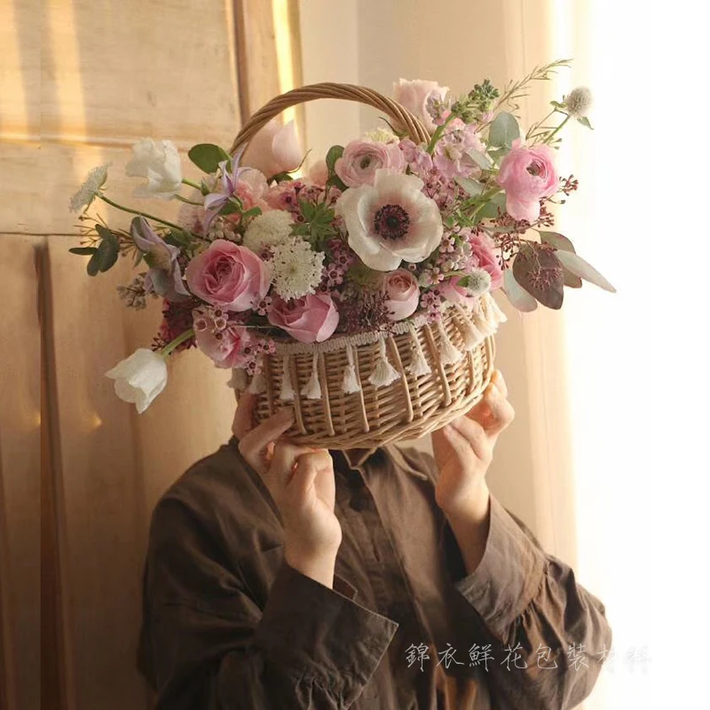 Hand-woven Willow Basket With Sweet Korean Tassels And Gift Packaging For Flower Arrangement
Hand-woven Willow Basket With Sweet Korean Tassels And Gift Packaging For Flower Arrangement