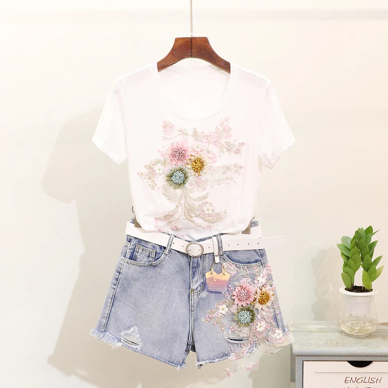 Summer Women's New Beaded 3D Flower Embroidered T-Shirt & Shredded Burr Denim Shorts 2 Piece Women's Short Sleeve Fashion Set
Summer Women's New Beaded 3D Flower Embroidered T-Shirt & Shredded Burr Denim Shorts 2 Piece Women's Short Sleeve Fashion Set