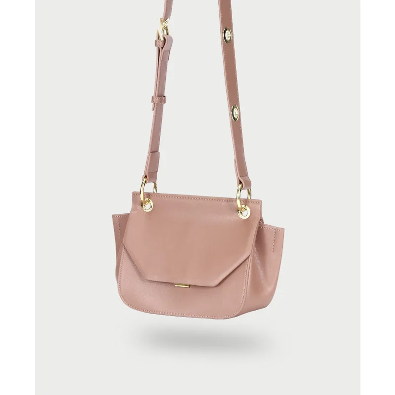 Baggage Girls 2019 New European and American Fashion Women's Handbags Small Popular Design Wing Bag Fashion Small C K Girls Bag
Baggage Girls 2019 New European and American Fashion Women's Handbags Small Popular Design Wing Bag Fashion Small C K Girls Bag
