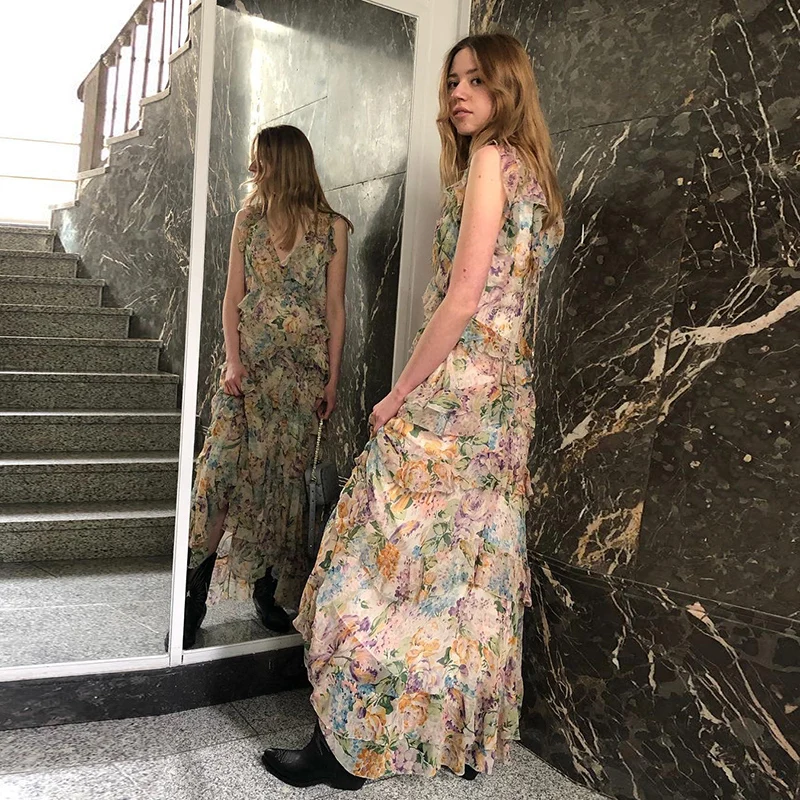 100% silk NINETY-SIX Tulip Floral FLUTTER DRESS V-neck asymmetric ruffles Tied Back Sleeveless Tiered MIDI Dress
100% silk NINETY-SIX Tulip Floral FLUTTER DRESS V-neck asymmetric ruffles Tied Back Sleeveless Tiered MIDI Dress