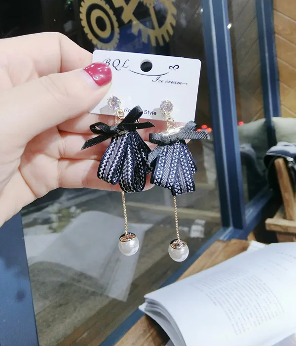 New Woman Drop Earrings Ribbon Bowknot Cute Pearl Long Dangle Earring Fashion Accessories Jewelry
New Woman Drop Earrings Ribbon Bowknot Cute Pearl Long Dangle Earring Fashion Accessories Jewelry