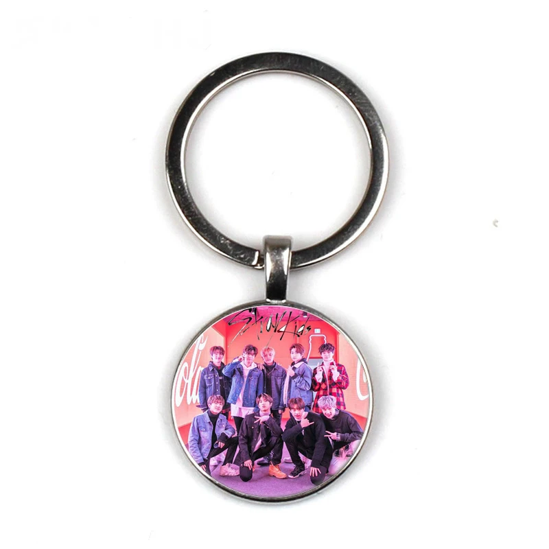 Kpop Stray Kids Key Chain Korean Men's Team Fan Gift Fashion Handmade Customized Metal Keychain
Kpop Stray Kids Key Chain Korean Men's Team Fan Gift Fashion Handmade Customized Metal Keychain