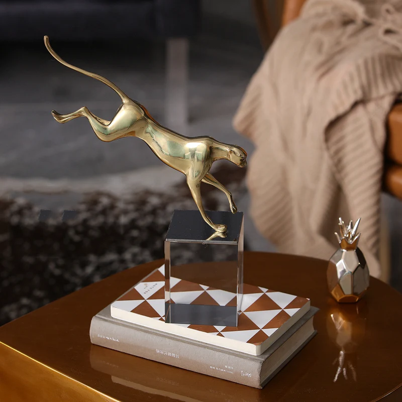 Modern fashion creative gold copper crystal jaguar home decoration elegant light luxury office desk ornaments give gifts
Modern fashion creative gold copper crystal jaguar home decoration elegant light luxury office desk ornaments give gifts