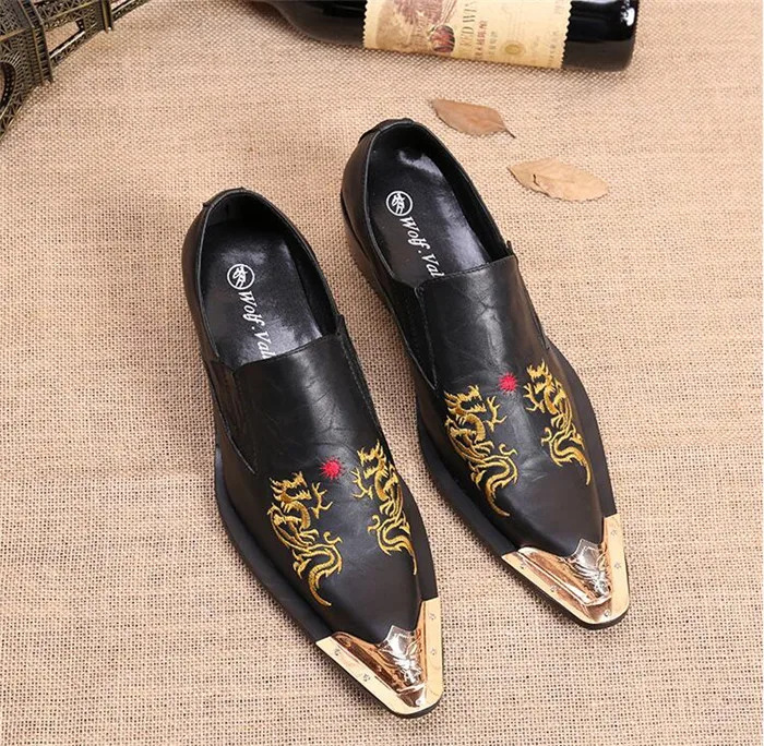 Pointed toe carved men 's shoes fashion casual iron head leather slip-on lazy embossed pointed shoes
Pointed toe carved men 's shoes fashion casual iron head leather slip-on lazy embossed pointed shoes