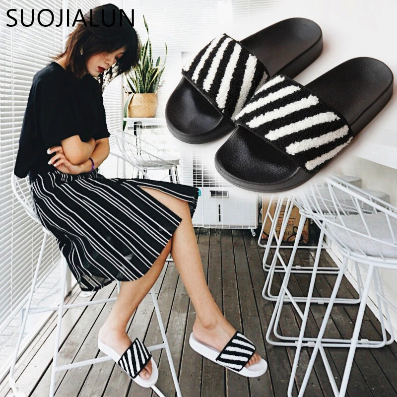 SUOJIALUN New 2018 Casual Shoes Women Sandals Fluffy Faux Fur Slipper Slip On Flip Flop Slides Womens Slippers Zapatos Mujer
SUOJIALUN New 2018 Casual Shoes Women Sandals Fluffy Faux Fur Slipper Slip On Flip Flop Slides Womens Slippers Zapatos Mujer