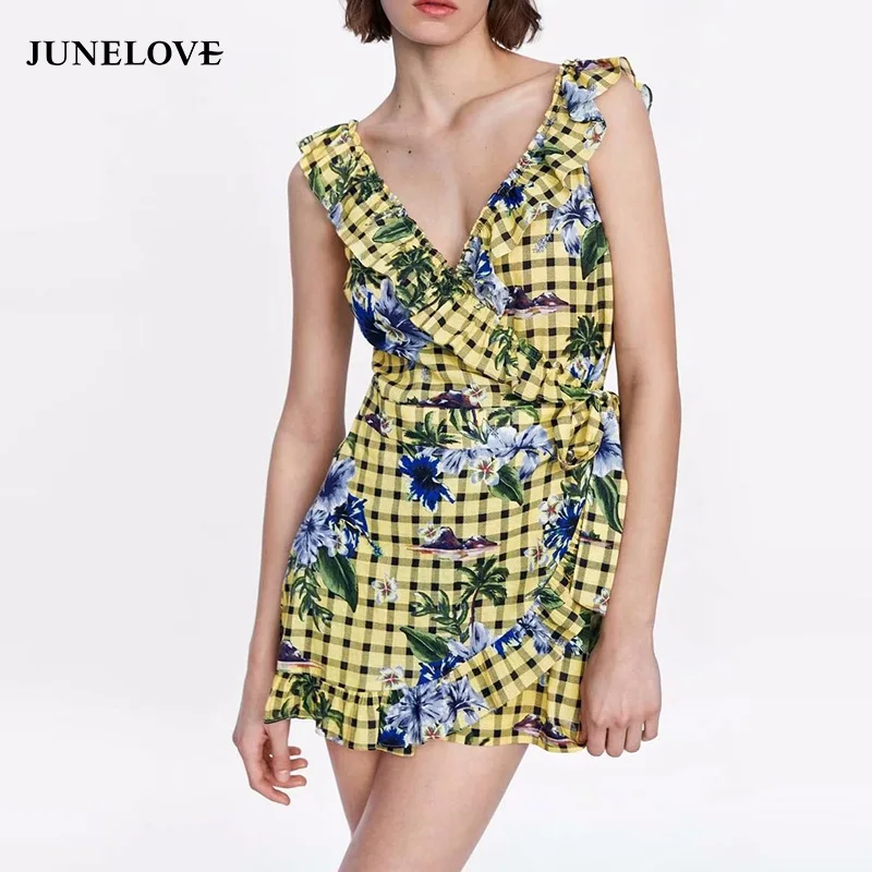 JuneLove Women Summer Sleeveless Beach Rompers Vintage Womens Jumpsuit Casual Ladies Sexy V-Neck Lace-Up Print Floral Playsuits
JuneLove Women Summer Sleeveless Beach Rompers Vintage Womens Jumpsuit Casual Ladies Sexy V-Neck Lace-Up Print Floral Playsuits