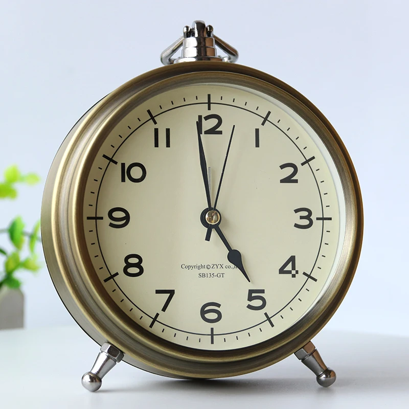European Retro Metal Bronze High-definition Digital Mute Seat Hanging Dual-use Home Decoration Bedroom Bedside Alarm Clock
European Retro Metal Bronze High-definition Digital Mute Seat Hanging Dual-use Home Decoration Bedroom Bedside Alarm Clock
