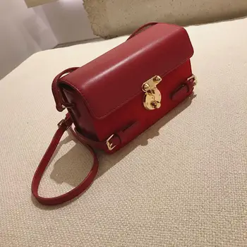 Vintage red box female bag 2018 new type cross body bag fashion shoulder bag Autumn small bag c420
Vintage red box female bag 2018 new type cross body bag fashion shoulder bag Autumn small bag c420
