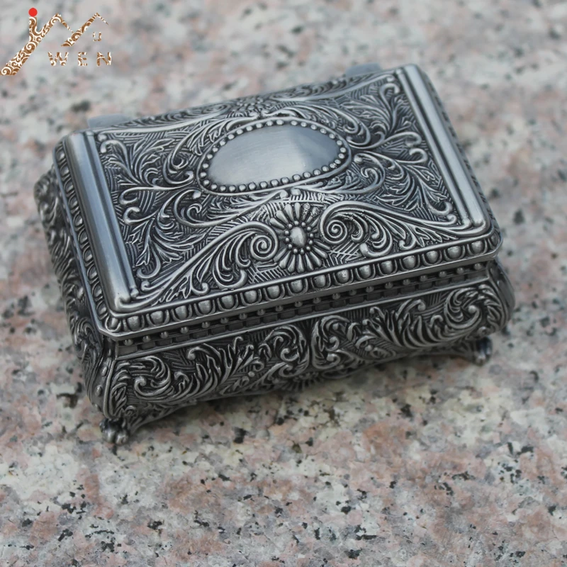 Free shipping pewter plated flower engraved metal jewellery box, zinc alloy trinket gift box, nice jewellery case
Free shipping pewter plated flower engraved metal jewellery box, zinc alloy trinket gift box, nice jewellery case