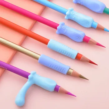 Deli Pen Grip Pupils Pencil Holders Toppers Student Corrector De Escritura Children Pencil Grips for Kids Handwriting Papelaria
Deli Pen Grip Pupils Pencil Holders Toppers Student Corrector De Escritura Children Pencil Grips for Kids Handwriting Papelaria
