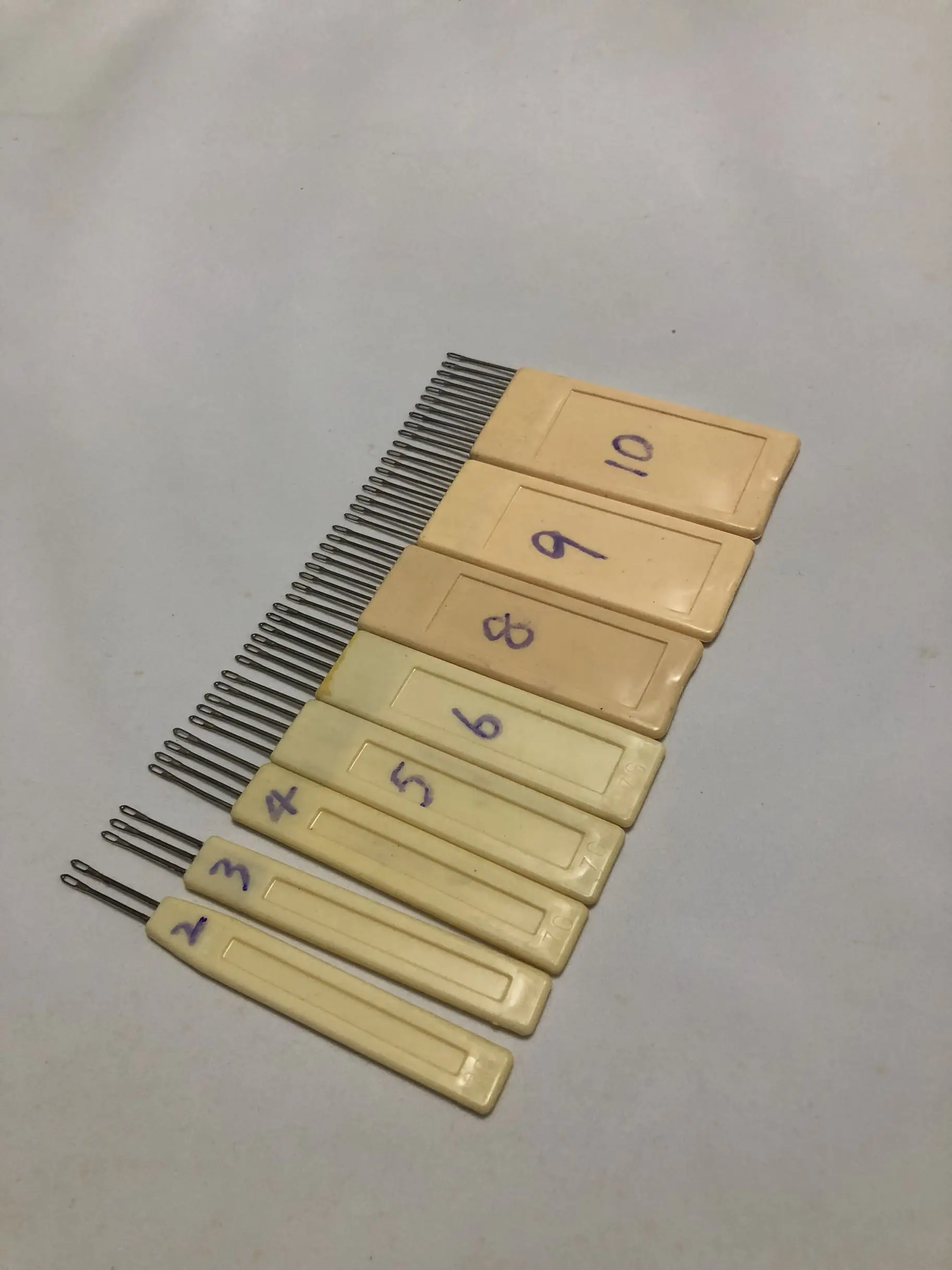 2pcs Transfercomb Transfer Tool 7.2 Gauge Needles for Brother Silver Reed Knitting Machine KH120 KH131 sk270 sk272 Accessories
2pcs Transfercomb Transfer Tool 7.2 Gauge Needles for Brother Silver Reed Knitting Machine KH120 KH131 sk270 sk272 Accessories