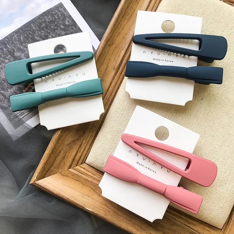 Korea Solid Color Scrub Resin BB Hair Clips Geometric Hollow Oval Wave Shape Bow Hairpins Hair CHIC Accessories for Women girl
Korea Solid Color Scrub Resin BB Hair Clips Geometric Hollow Oval Wave Shape Bow Hairpins Hair CHIC Accessories for Women girl