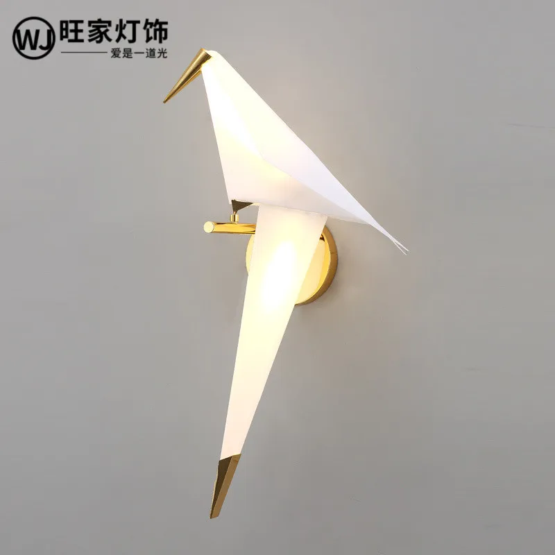 Nordic minimalist paper crane, bedside wall lamp, iron art bedroom, living room, bar aisle decoration, LED luminaire
Nordic minimalist paper crane, bedside wall lamp, iron art bedroom, living room, bar aisle decoration, LED luminaire