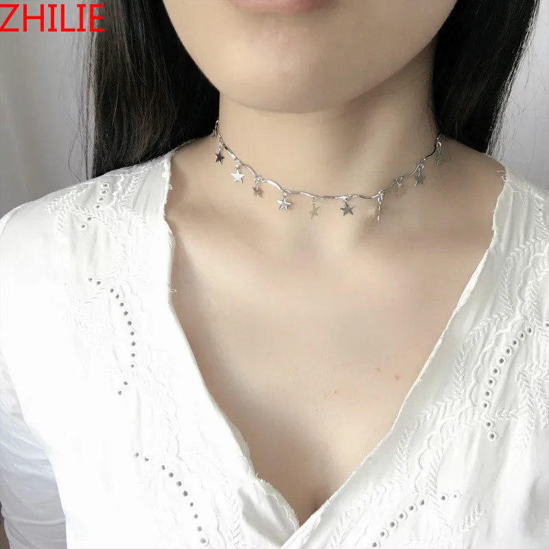 2017 Korean exquisite fashion jewelry simple five-pointed star lock chain short paragraph wave collar necklace wholesale
2017 Korean exquisite fashion jewelry simple five-pointed star lock chain short paragraph wave collar necklace wholesale