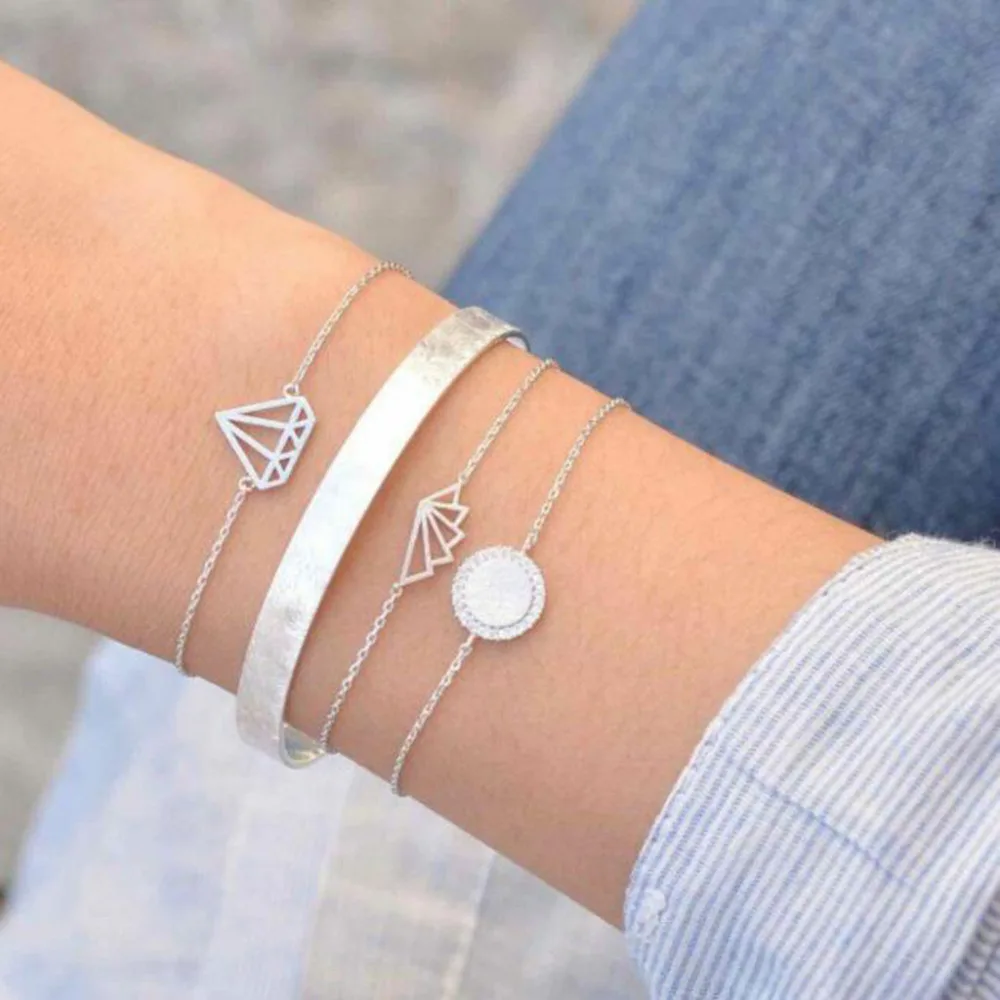 Fashion Bracelets Creative Geometry Fan Three Combination Bracelet Four-piece Valentine's Gift Jewelries Wristlet Superb Bracele
Fashion Bracelets Creative Geometry Fan Three Combination Bracelet Four-piece Valentine's Gift Jewelries Wristlet Superb Bracele
