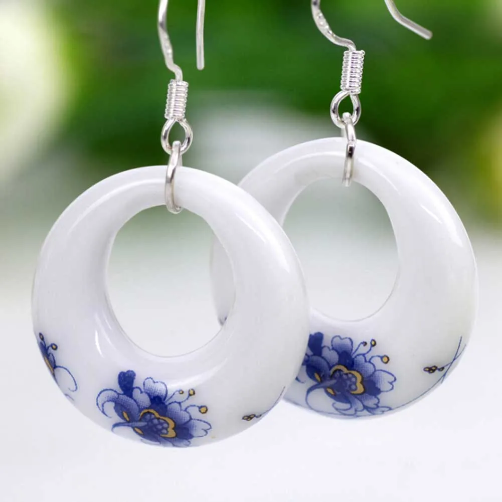 New Ceramic Blue And White Porcelain Pendant Eardrop Earrings High Quality Earrings For Women Jewelry
New Ceramic Blue And White Porcelain Pendant Eardrop Earrings High Quality Earrings For Women Jewelry